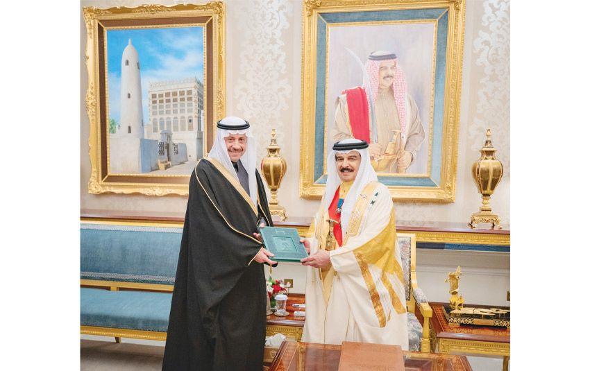 الملك يتلقى دعوة رسمية من ولي العهد السعودي لحضور معرض إكسبو الرياض 2030 في حدث تاريخي يعزز العلاقات بين البلدين