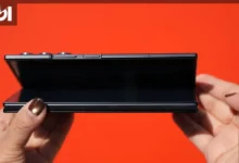 تصميم فريد يتحدى grenzen أول هاتف ذكي قابل للطي في عام 2025 بأبعاد أوسع