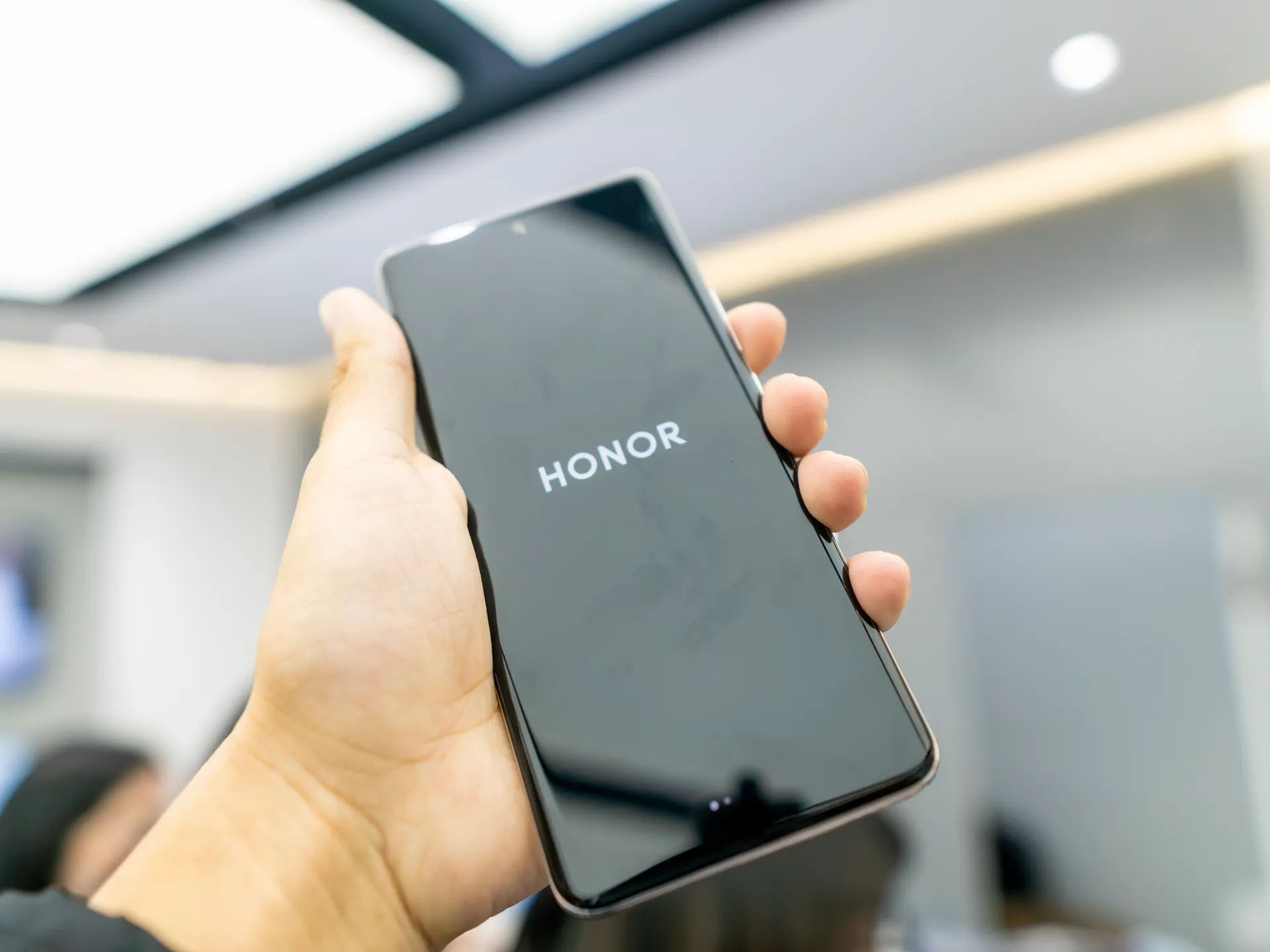 تقرير يكشف تأثير ارتفاع تكاليف الرقائق على مستقبل سوق الهواتف الذكية في 2026