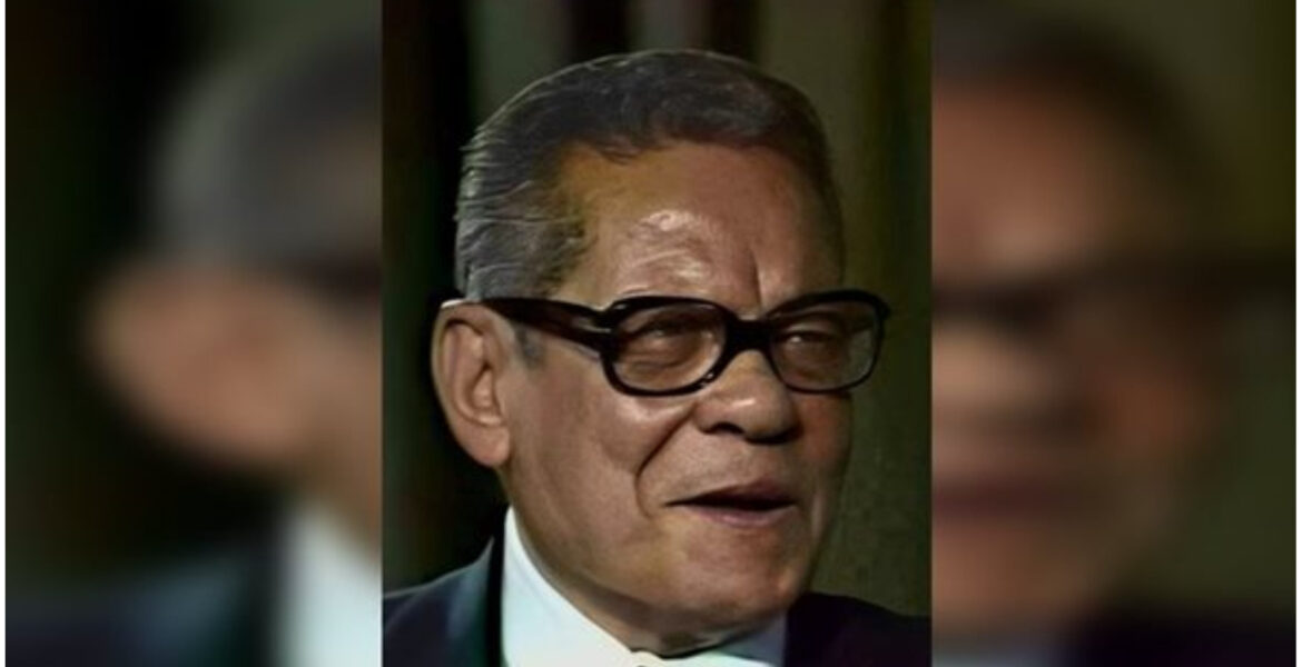 ذكرى ميلاد طاهر أبو فاشا الرجل الذي أشعل ليالي الإذاعة المصرية وأعاد لها المجد