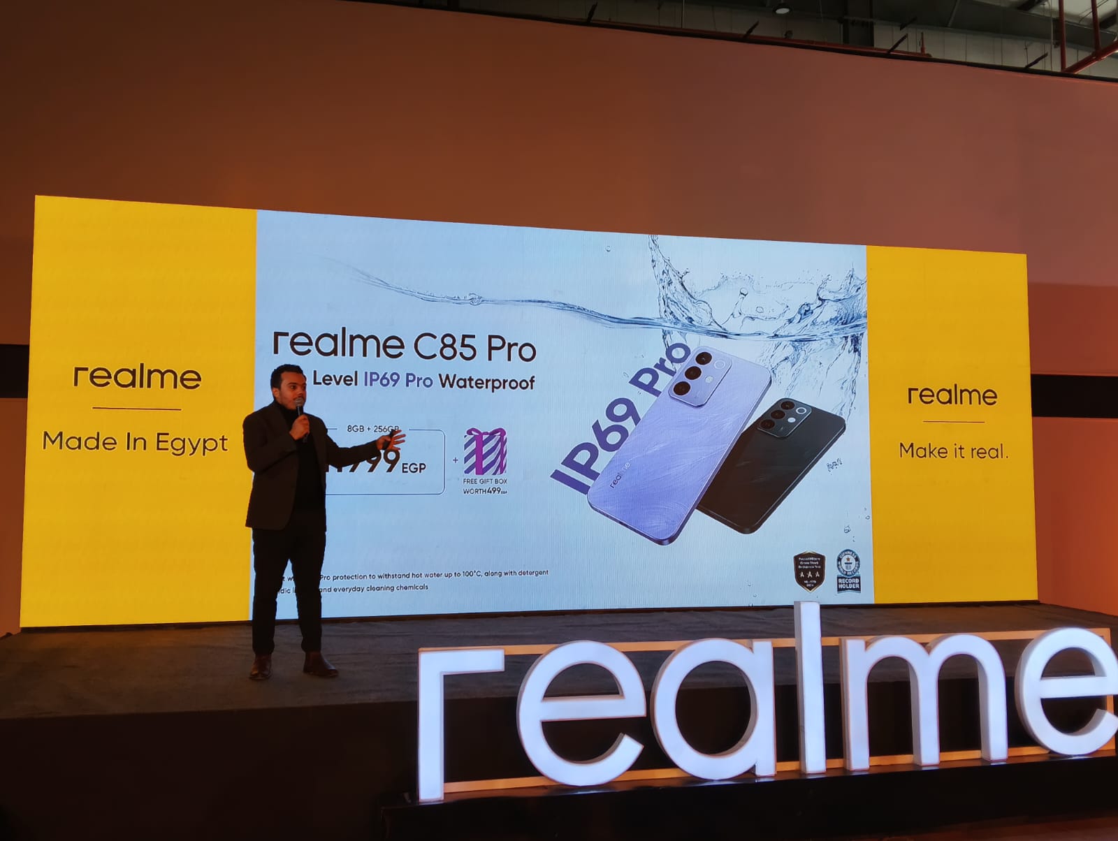 ريلمي تستثمر 50 مليون دولار لتعزيز التصنيع المحلي في مصر وتخطط لإنتاج نصف مليون هاتف شهريًا