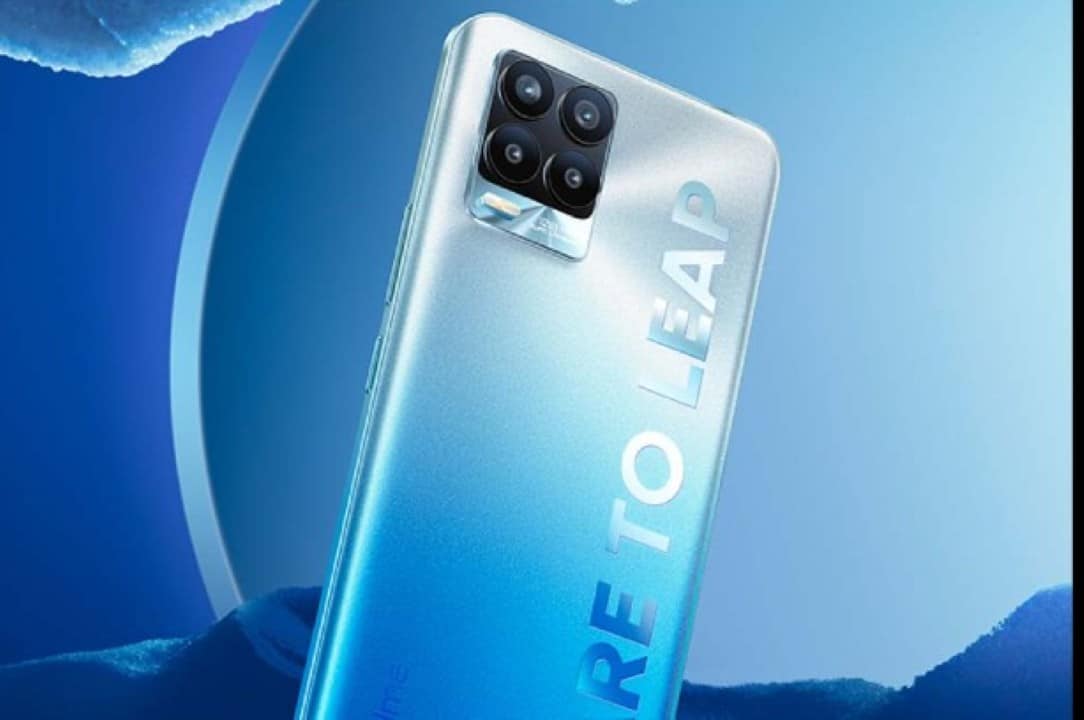 ريلمي تكشف عن GT 8 Pro بشاحن توربيني وذاكرة 16 جيجابايت وبطارية عملاقة 7000 مللي أمبير في الساعة