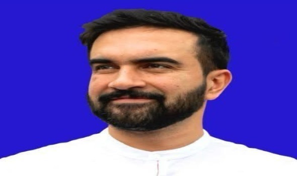 زهران ممداني يتابع بحماس مقابلة المنتخب المغربي في لحظات حاسمة