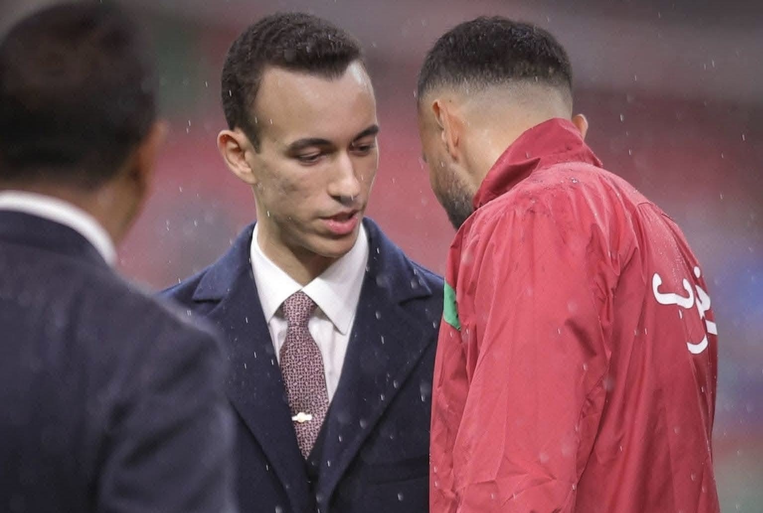 سايس يكشف اللحظات الحصرية التي جمعته بولي العهد مولاي الحسن في افتتاح كأس أفريقيا المغرب