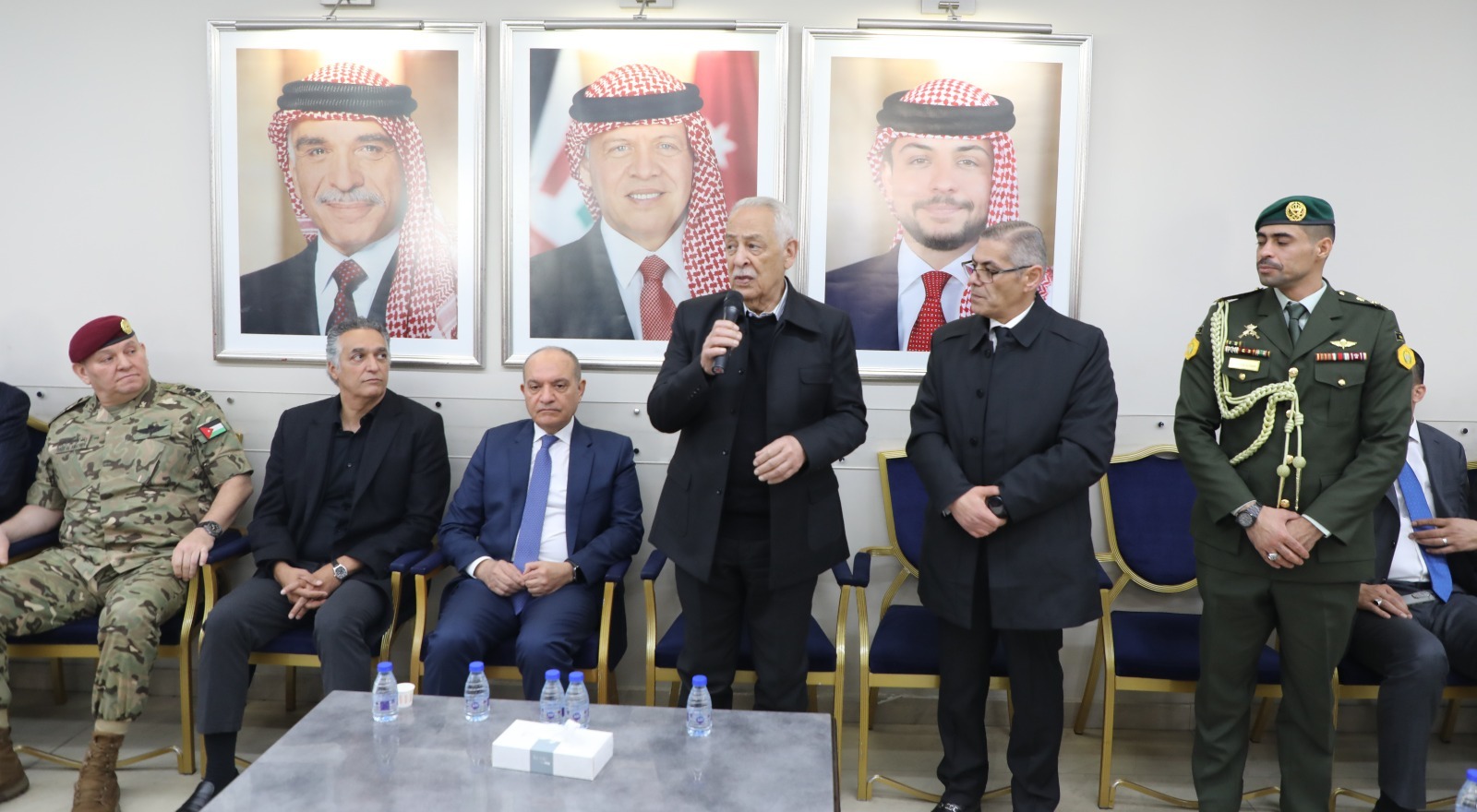 مندوبا عن الملك وولي العهد العيسوي يعزي في وفاة اللواء المتقاعد محمد العضايلة بإجلال وتقدير من القلب