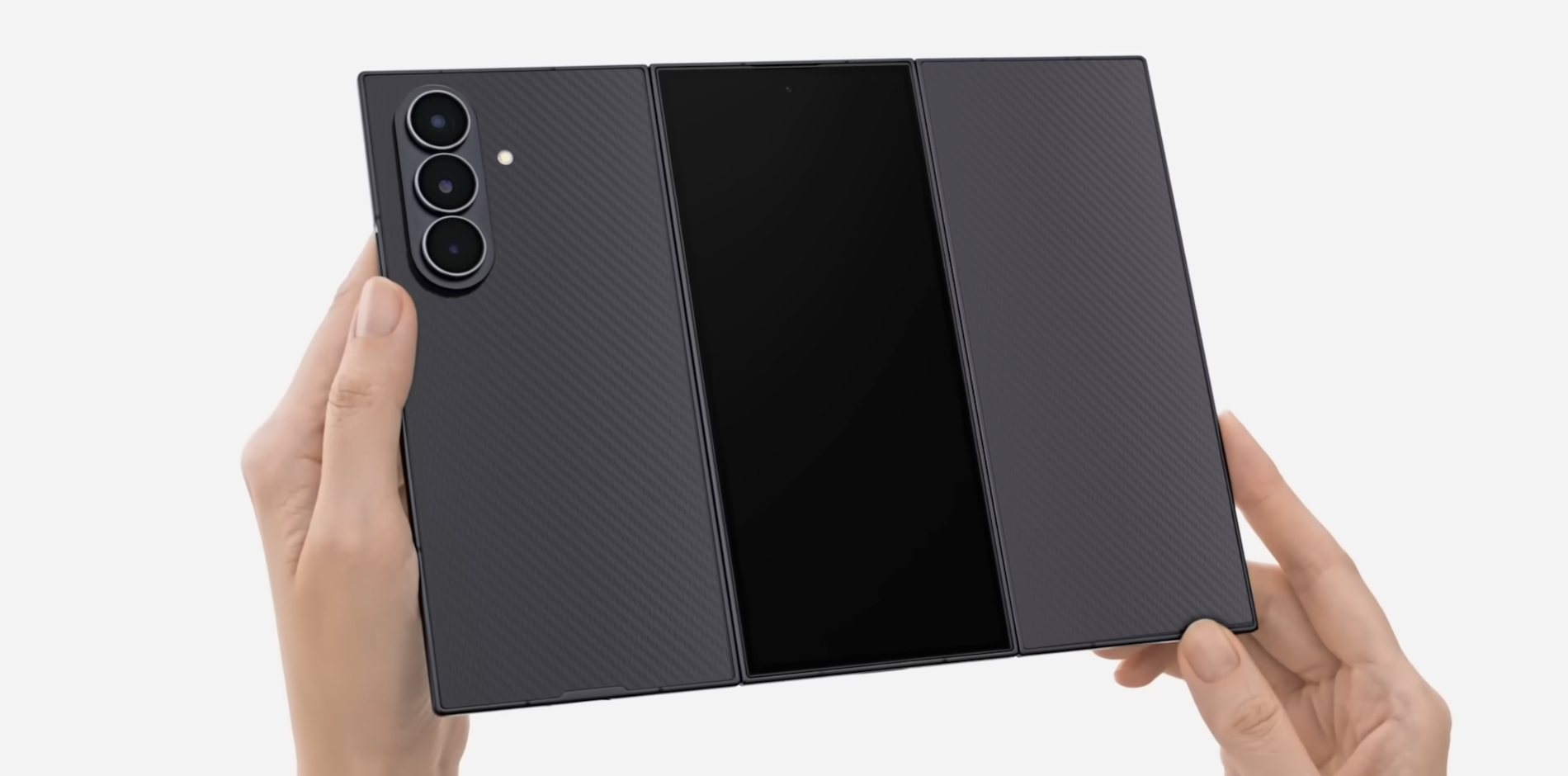 نفاد نسخة Galaxy من ثلاثة Fold بسرعة قياسية خلال دقيقتين فقط وشغف لا يوصف بشراء الجهاز