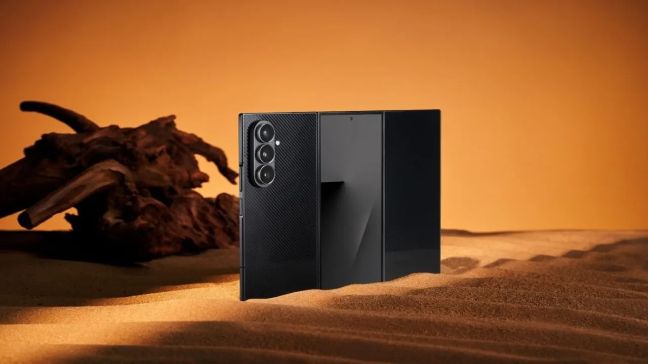 نفاد هاتف سامسونج الثلاثي الطيّات بالإمارات في دقائق من لحظة الإطلاق الحافل